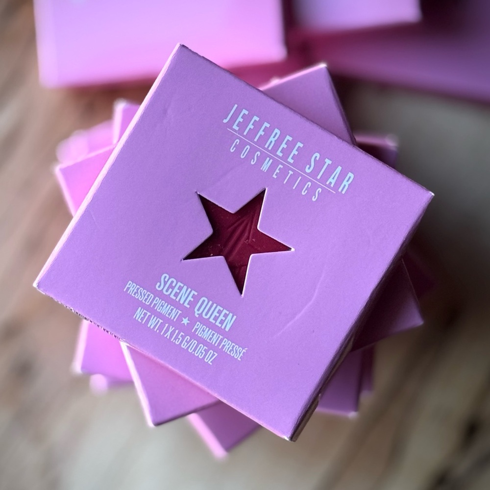 ⭐️ Scene Queen - Jeffree Star Artistry Singles ⭐️